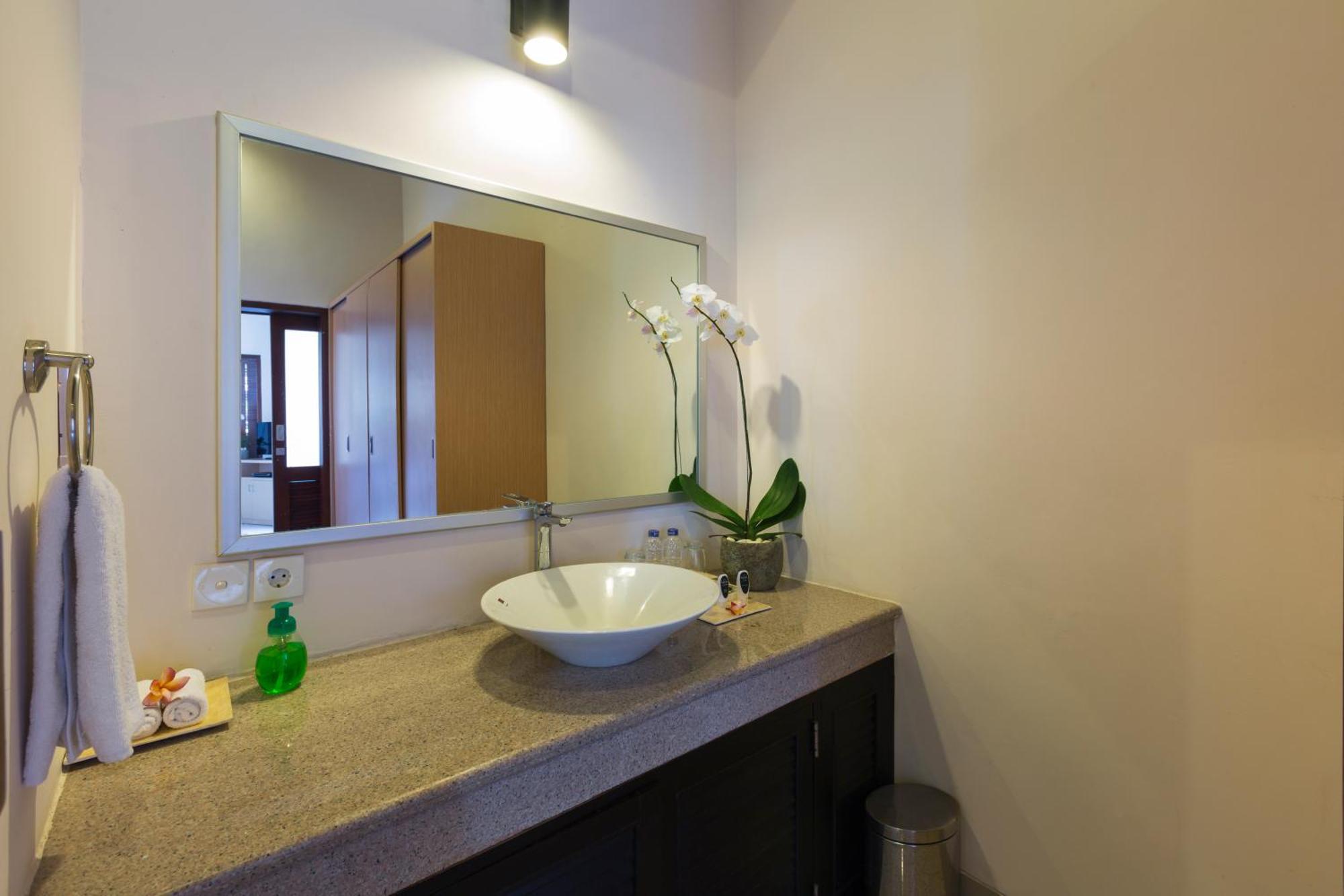 Kubal Villa And Living Seminyak Чангу Экстерьер фото
